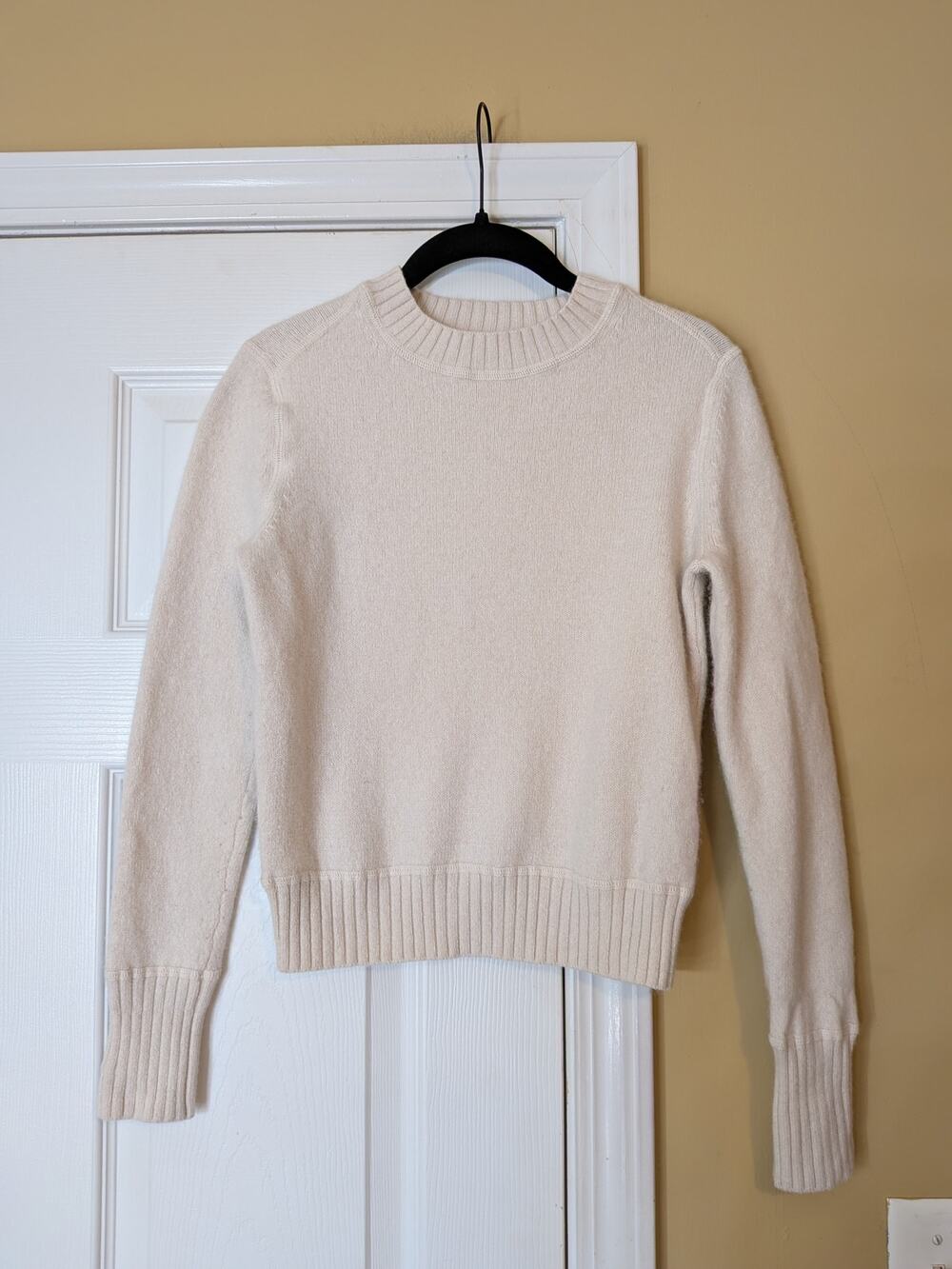 Banana Republic Merino Wool Cotton Crewneck Sweater Size Small Cream Preppy Fall